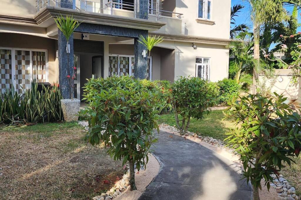 Number 9, 2Nd Floor,Pebble Bay Appartments Grand Bay Buitenkant foto