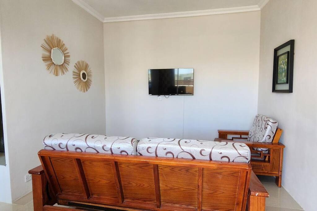 Number 9, 2Nd Floor,Pebble Bay Appartments Grand Bay Buitenkant foto